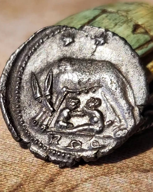 Constantine I the Great 330AD OLD Romulus Remus She-Wolf Rome Roman